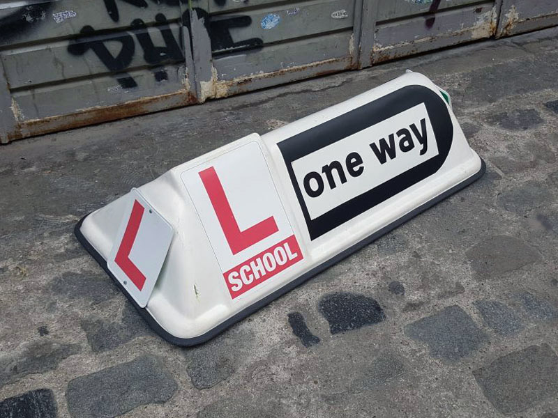 letrero imantado autoescuela coche ingles plastico 28x94x44 1u